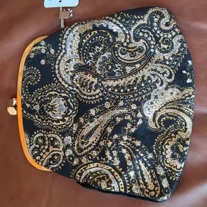 VINTAGE WOMEN'S PAISLEY & BLACK VELVET CLUTCH
